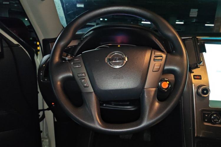Used Nissan Patrol 2018 4.0L Automatic 7-Seater Middle East Version Steering Wheel