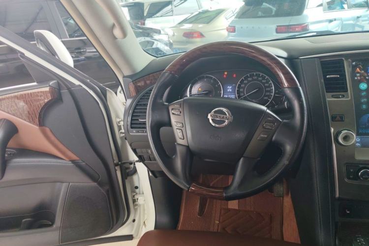 Used Nissan Patrol 2018 4.0L Automatic 7-Seater Middle East Version Steering Wheel