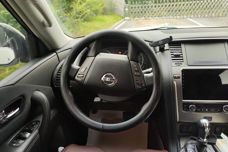 Used Nissan Patrol 2018 4.0L LinkedIn Edition Steering Wheel