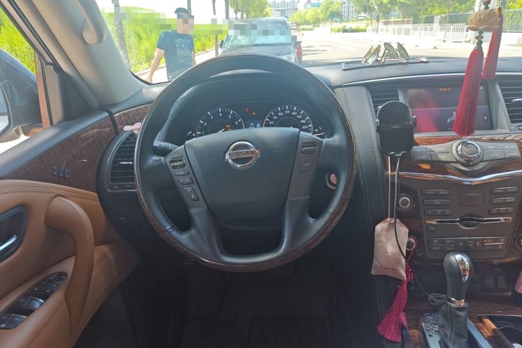 Used Nissan Patrol 2018 4.0L Platinum Edition Steering Wheel