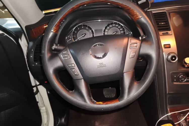 Used Nissan Patrol 2018 4.0L LinkedIn Edition Steering Wheel