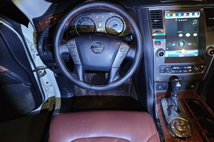 Used Nissan Patrol 2018 4.0L Automatic 7-Seater Middle East Version Steering Wheel