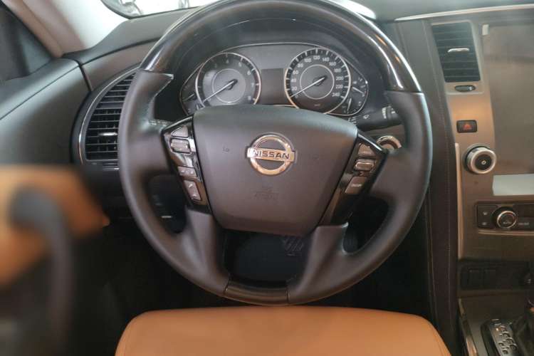 Used Nissan Patrol 2018 4.0L LinkedIn Edition Steering Wheel