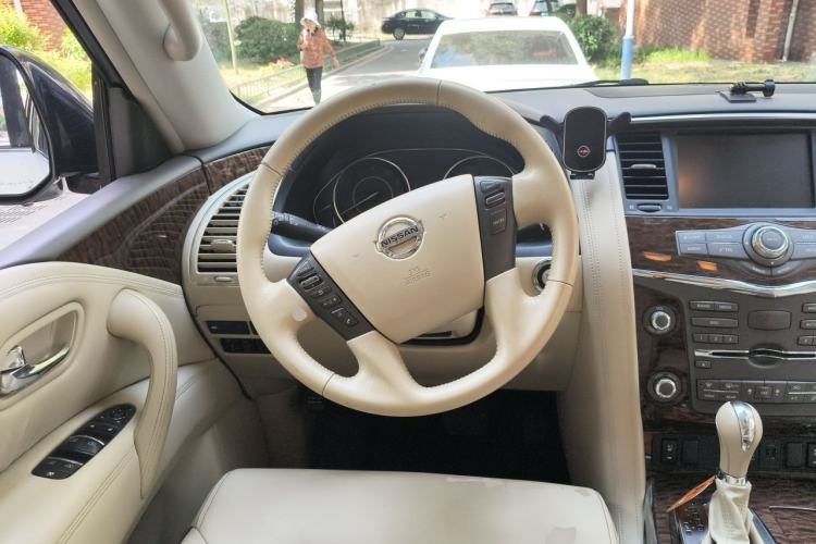 Used Nissan Patrol 2018 4.0L Platinum Edition Steering Wheel