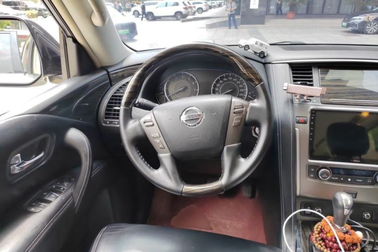 Used Nissan Patrol 2018 4.0L LinkedIn Edition Steering Wheel