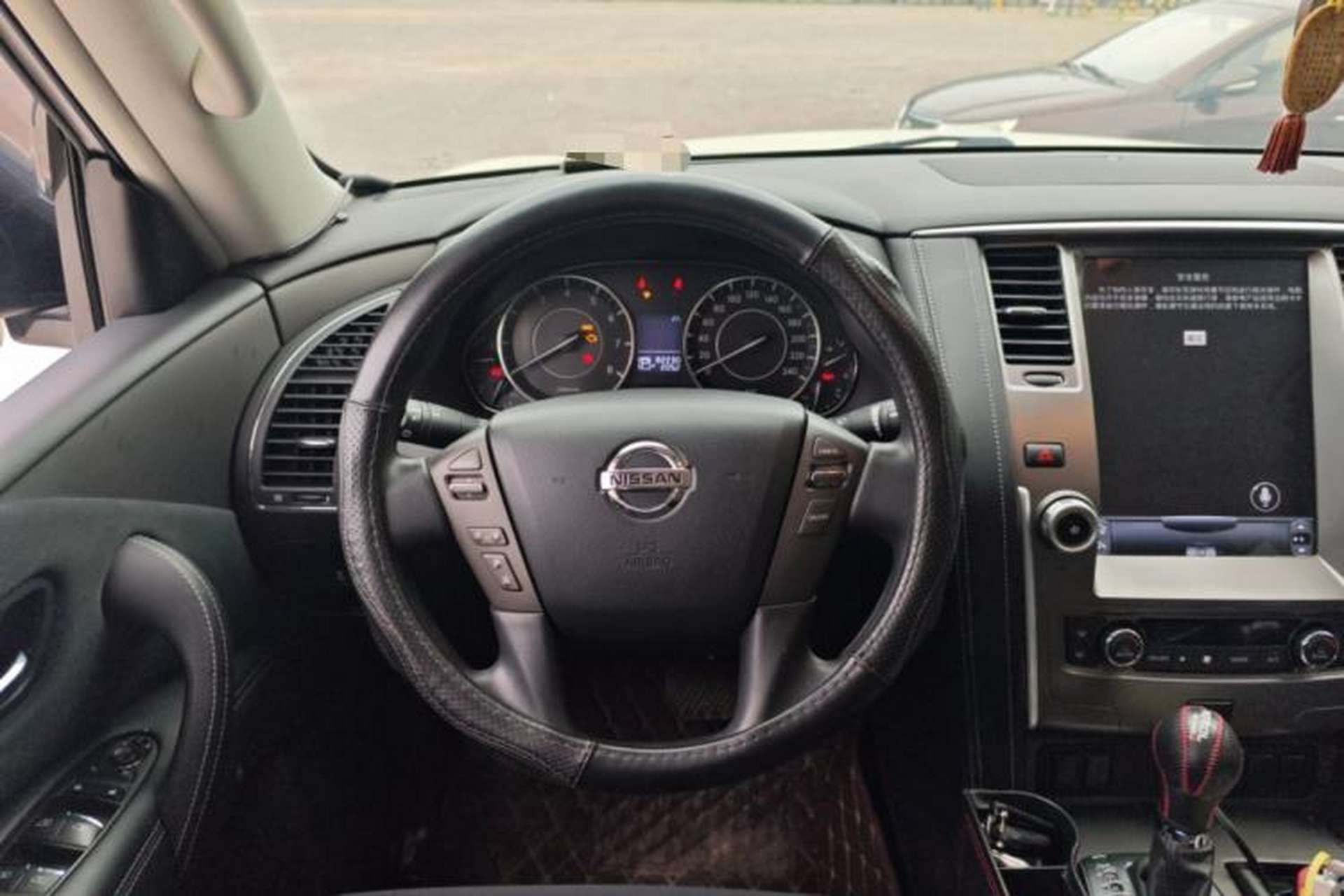 Used Nissan Patrol 2018 4.0L Automatic 7-Seater Middle East Version Steering Wheel