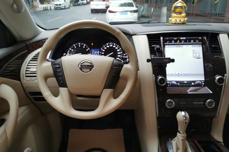 Used Nissan Patrol 2018 4.0L LinkedIn Edition Steering Wheel