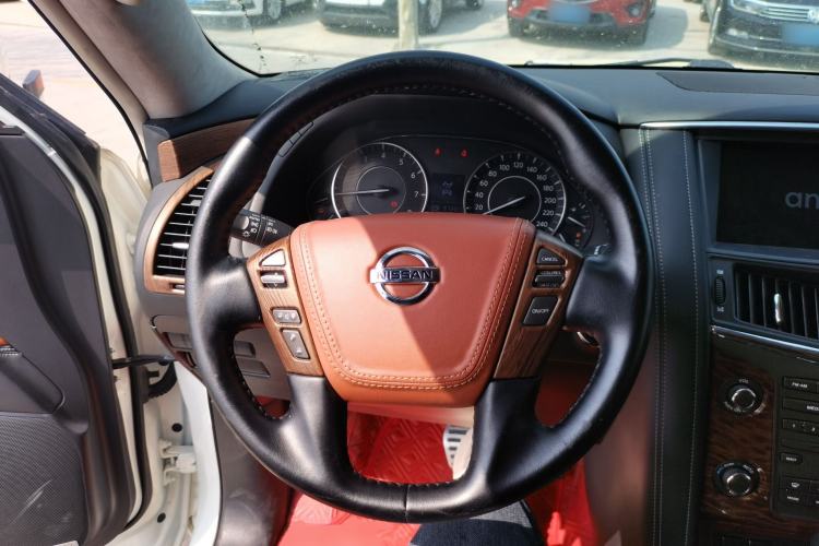 Used Nissan Patrol 2018 4.0L Automatic 7-Seater Middle East Version Steering Wheel