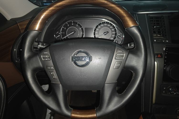 Used Nissan Patrol 2018 4.0L Automatic 7-Seater Middle East Version Steering Wheel