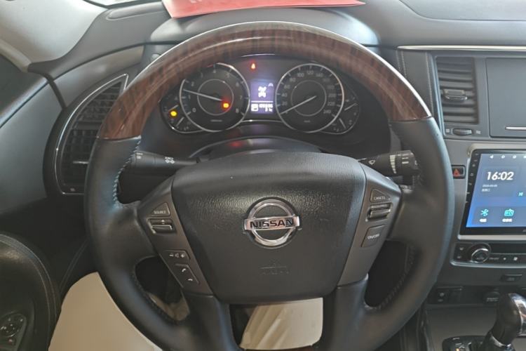 Used Nissan Patrol 2018 4.0L LinkedIn Edition Steering Wheel