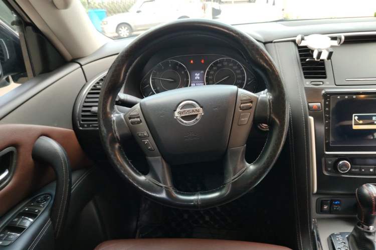 Used Nissan Patrol 2018 4.0L LinkedIn Edition Steering Wheel
