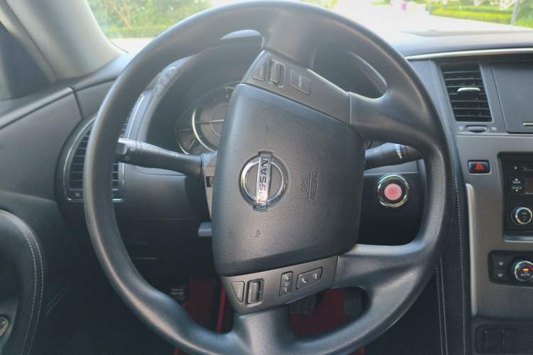 Used Nissan Patrol 2018 4.0L LinkedIn Edition Steering Wheel