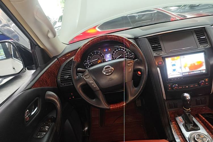 Used Nissan Patrol 2018 4.0L Automatic 7-Seater Middle East Version Steering Wheel