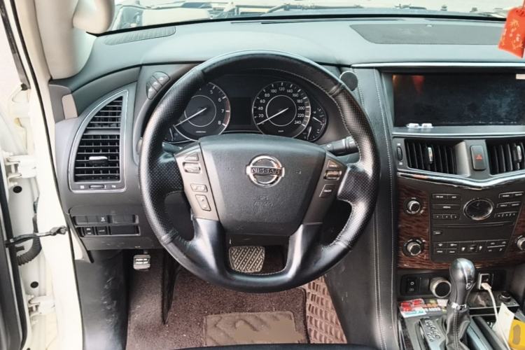 Used Nissan Patrol 2018 4.0L Automatic 7-Seater Middle East Version Steering Wheel