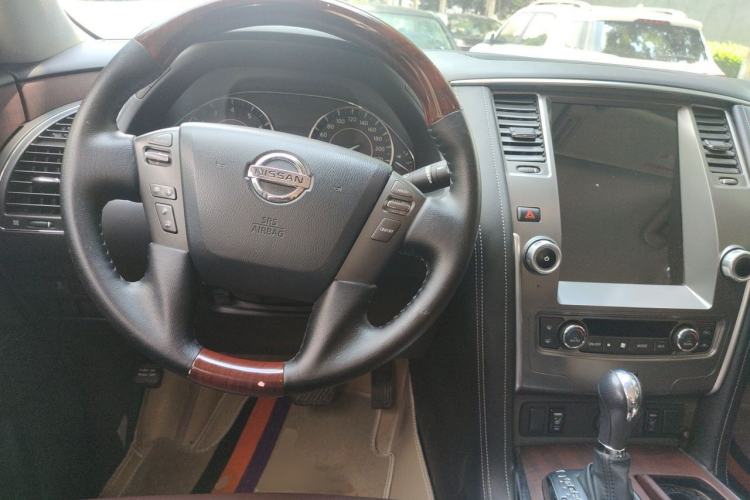 Used Nissan Patrol 2018 Y62 4.0 XE Middle East Steering Wheel