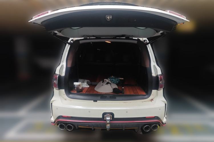 Used Nissan Patrol 2018 4.0L LinkedIn Edition Trunk