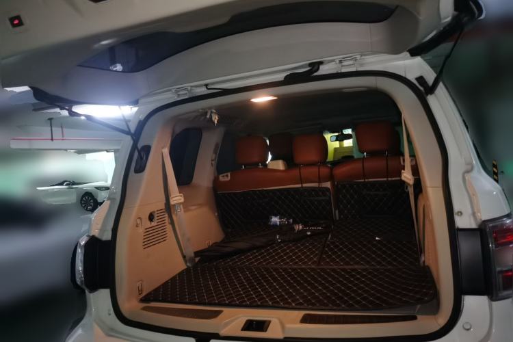 Used Nissan Patrol 2018 4.0L Platinum Edition Trunk