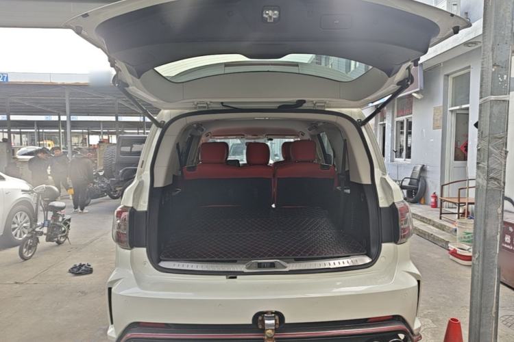 Used Nissan Patrol 2018 4.0L LinkedIn Edition Trunk