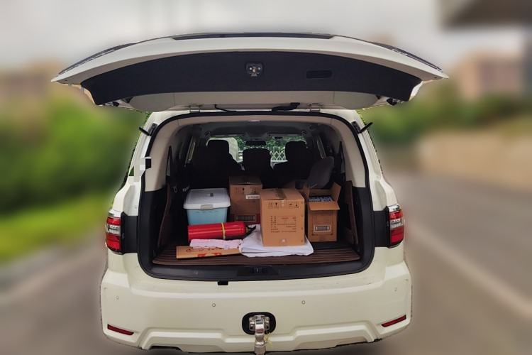 Used Nissan Patrol 2018 4.0L LinkedIn Edition Trunk