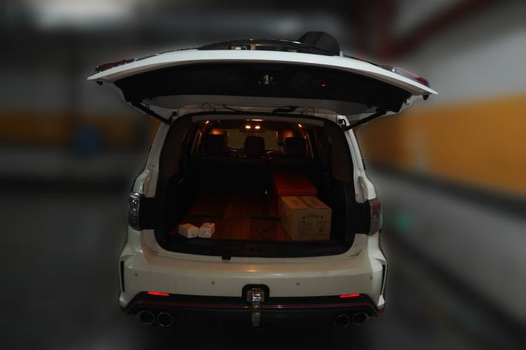 Used Nissan Patrol 2018 4.0L LinkedIn Edition Trunk
