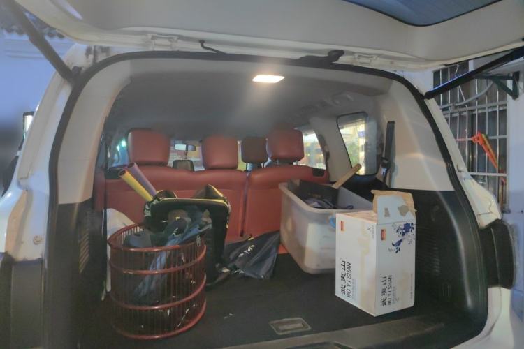 Used Nissan Patrol 2018 4.0L LinkedIn Edition Trunk