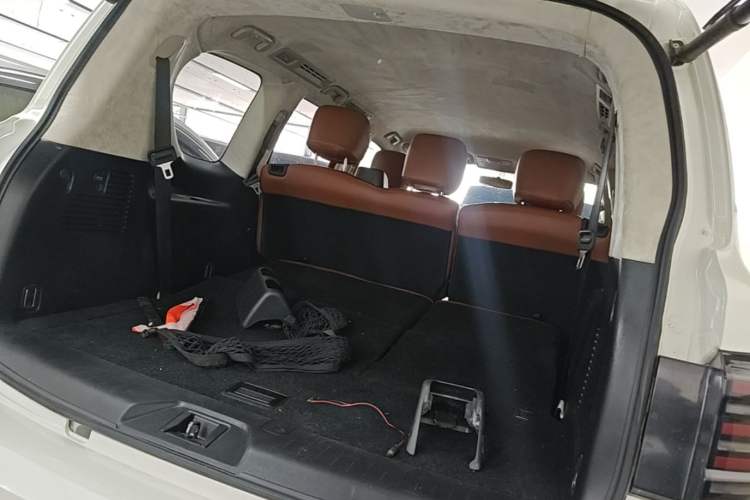 Used Nissan Patrol 2018 Y62 4.0 XE Middle East Trunk