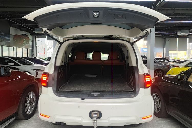 Used Nissan Patrol 2018 4.0L Automatic 7-Seater Middle East Version Trunk