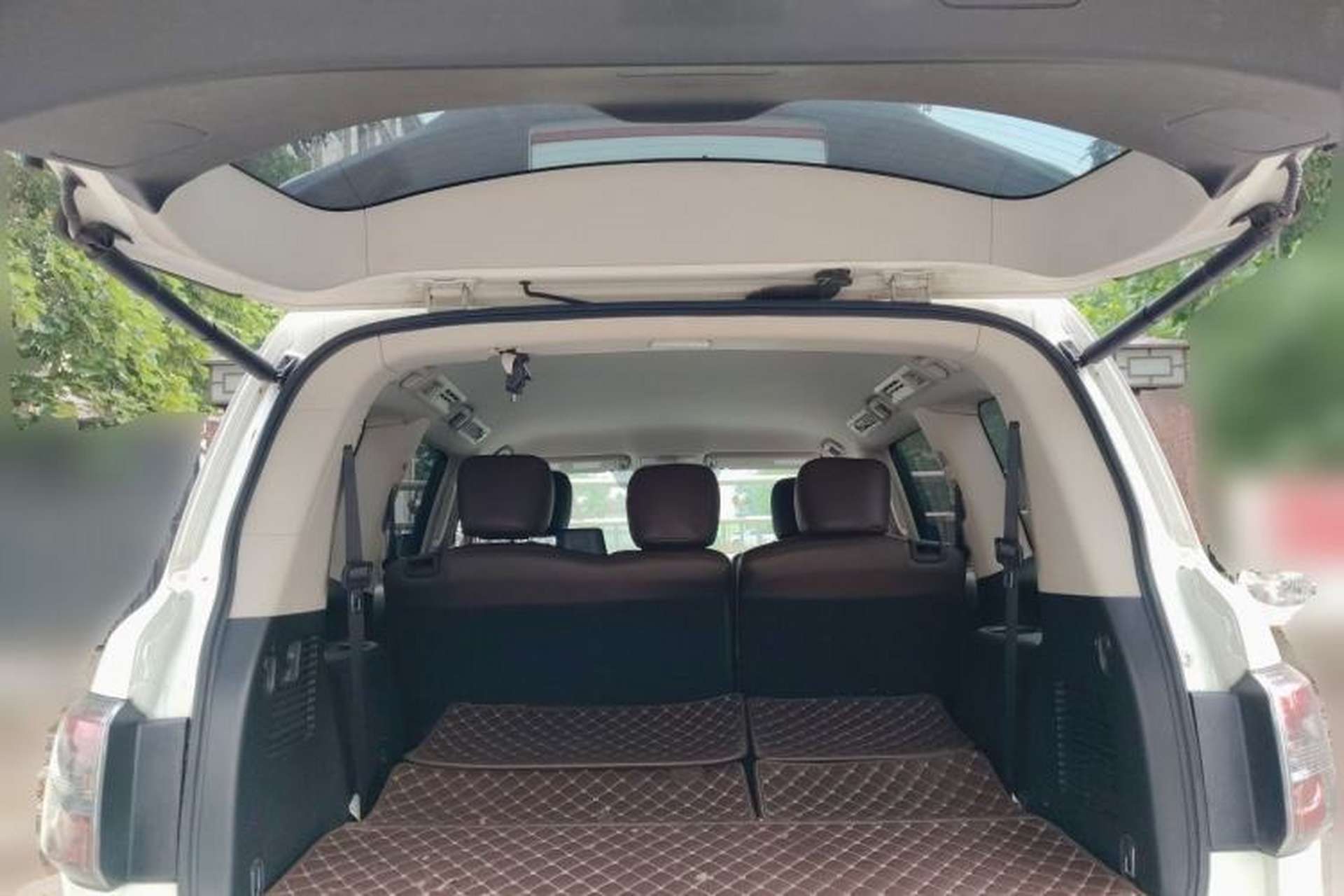 Used Nissan Patrol 2018 4.0L LinkedIn Edition Trunk