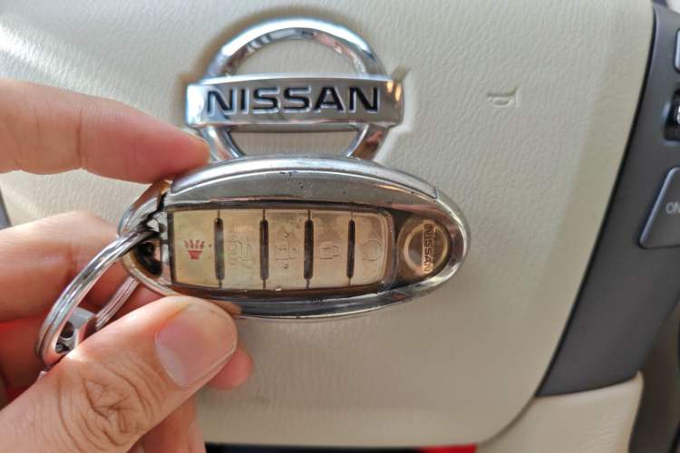 Used Nissan Patrol 2018 4.0L SE Middle East Version Vehicle Key
