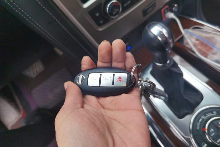 Used Nissan Patrol 2018 4.0L LinkedIn Edition Vehicle Key
