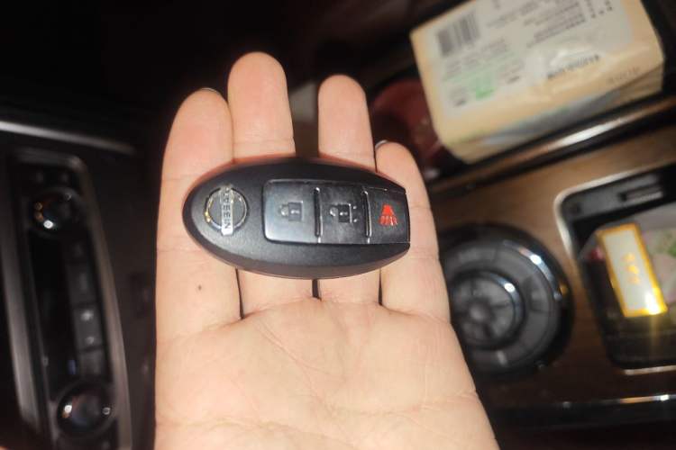 Used Nissan Patrol 2018 4.0L LinkedIn Edition Vehicle Key