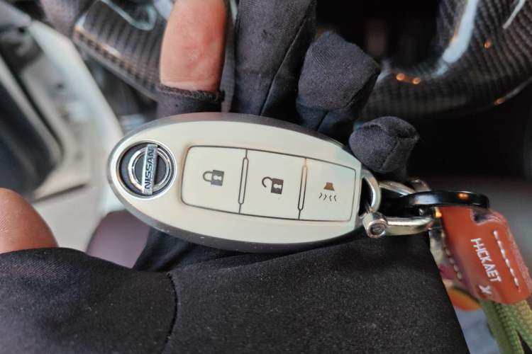 Used Nissan Patrol 2018 4.0L LinkedIn Edition Vehicle Key