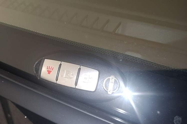 Used Nissan Patrol 2018 4.0L SE Middle East Version Vehicle Key