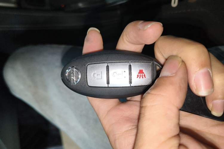 Used Nissan Patrol 2018 Y62 4.0 XE Middle East Vehicle Key