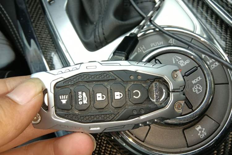 Used Nissan Patrol 2018 4.0L LinkedIn Edition Vehicle Key