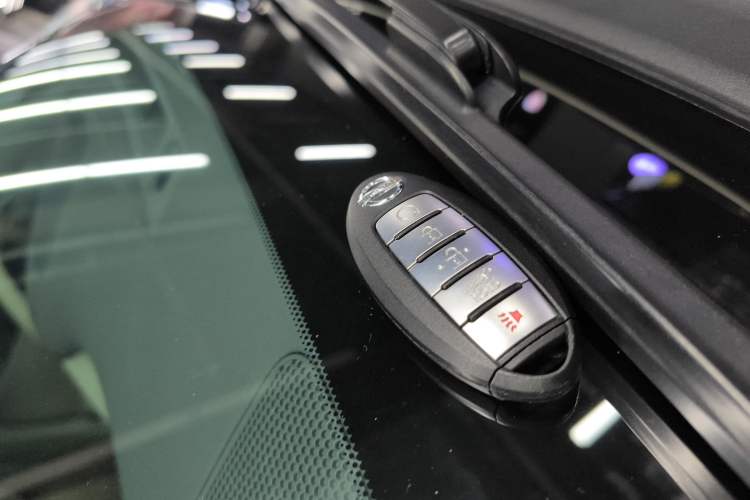Used Nissan Patrol 2018 4.0L SE Middle East Version Vehicle Key