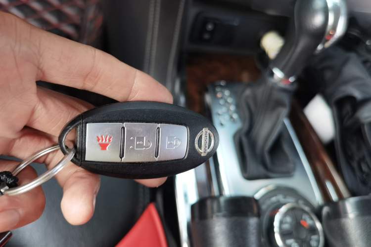 Used Nissan Patrol 2018 4.0L LinkedIn Edition Vehicle Key