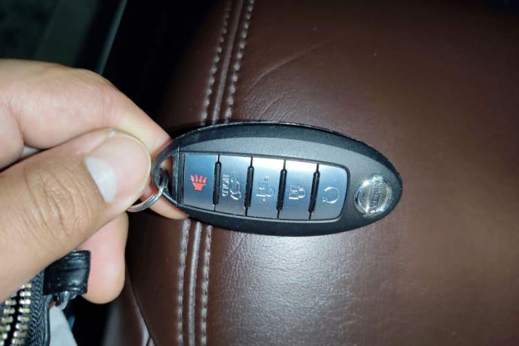 Used Nissan Patrol 2018 4.0L SE Middle East Version Vehicle Key
