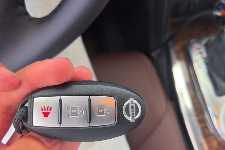 Used Nissan Patrol 2018 4.0L LinkedIn Edition Vehicle Key