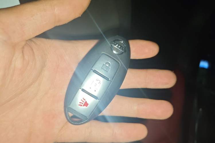 Used Nissan Patrol 2018 4.0L LinkedIn Edition Vehicle Key