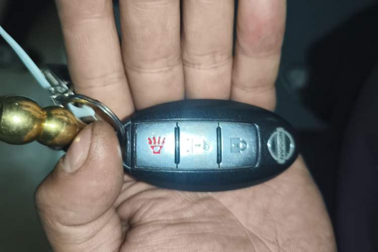 Used Nissan Patrol 2018 4.0L LinkedIn Edition Vehicle Key
