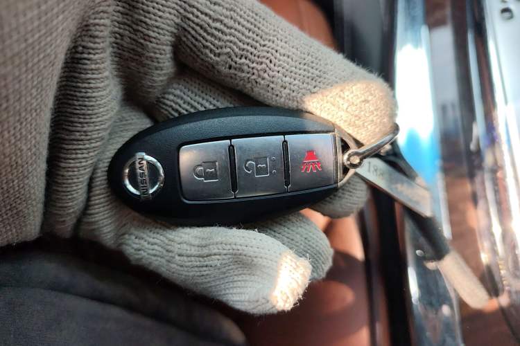 Used Nissan Patrol 2018 4.0L LinkedIn Edition Vehicle Key