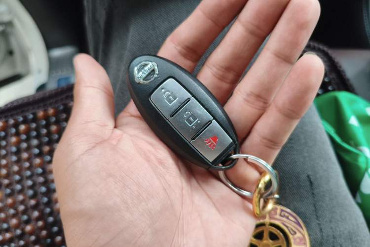 Used Nissan Patrol 2018 Y62 4.0 XE Middle East Vehicle Key