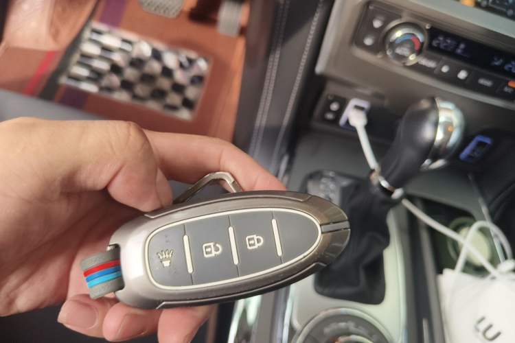 Used Nissan Patrol  Vehicle Key