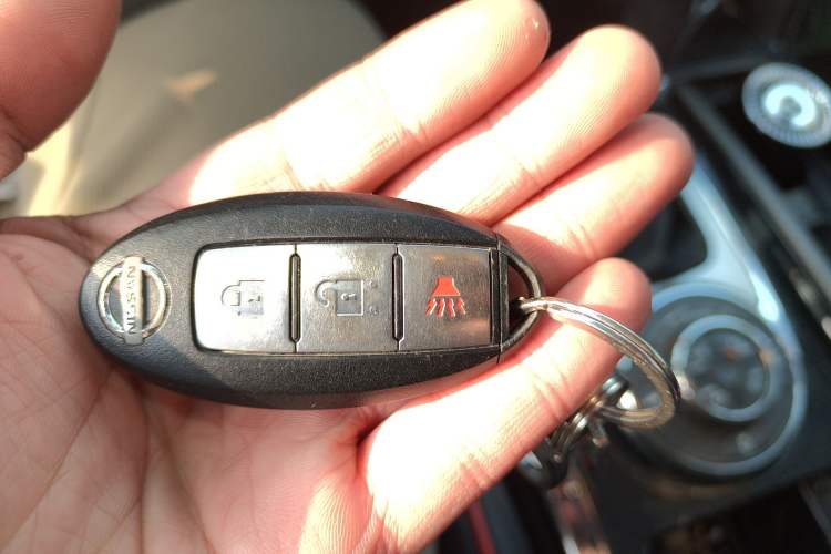 Used Nissan Patrol 2018 4.0L LinkedIn Edition Vehicle Key