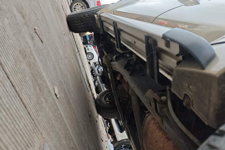 Used Nissan Patrol 2018 Y61 4.8L Automatic 5-Door Safari Middle East Left Side Sill