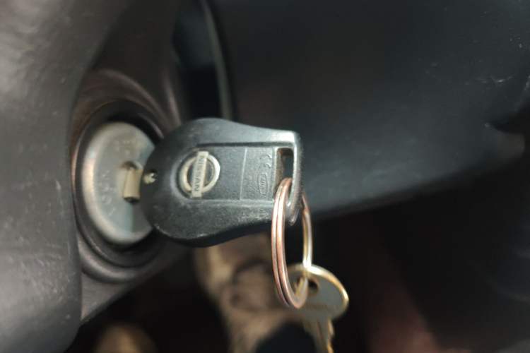 Used Nissan Patrol 2018 Y61 4.8L Automatic 5-Door Safari Middle East Vehicle Key