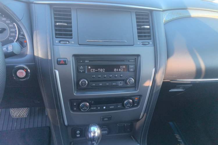 Used Nissan Patrol  Audio And AC Panel