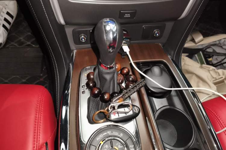 Used Nissan Patrol  Gear Lever