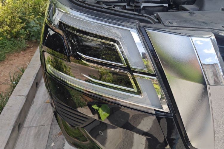 Used Nissan Patrol  Right Front Headlight